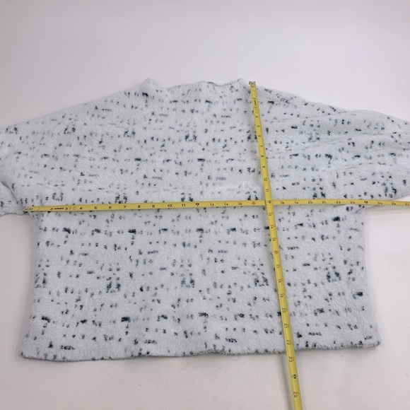 Calligraphie Soft Mock Turtleneck Sweater 3 Quarter sleeve Crop White Black XL - Picture 9 of 13